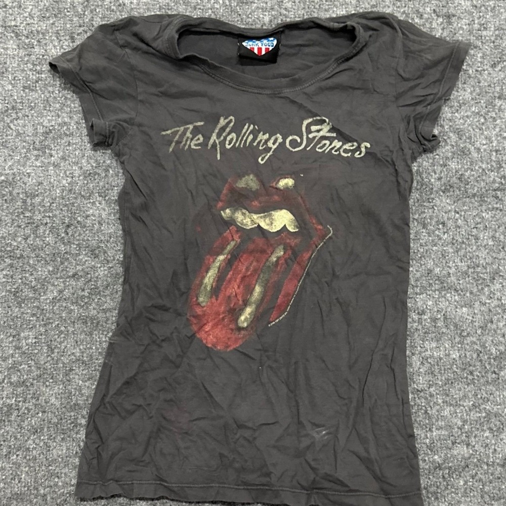 Junk Food T-Shirt Womens Size XS Charcoal Rolling Stones Tongue Logo Baby Tee